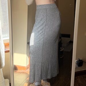 LOFT Gray Maxi Skirt - Casual Neutral